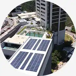 Usina fotovoltaica instalada em um edifício da Patrimar pela Sunus Sistemas Fotovoltaicos