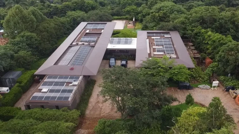 Residência com energia solar na Fazenda Boa Vista