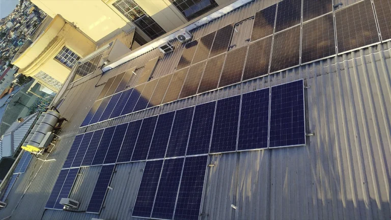 Limpeza dos painéis solares do Convento São Francisco