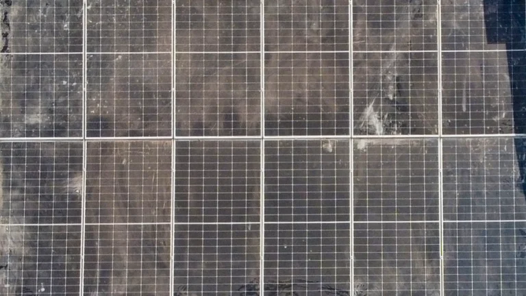 Sistema Solar Gerando Menos